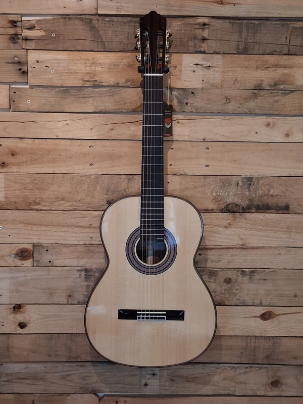 Maravilla M70 SP/GR, Fichte / Grenadillo massiv